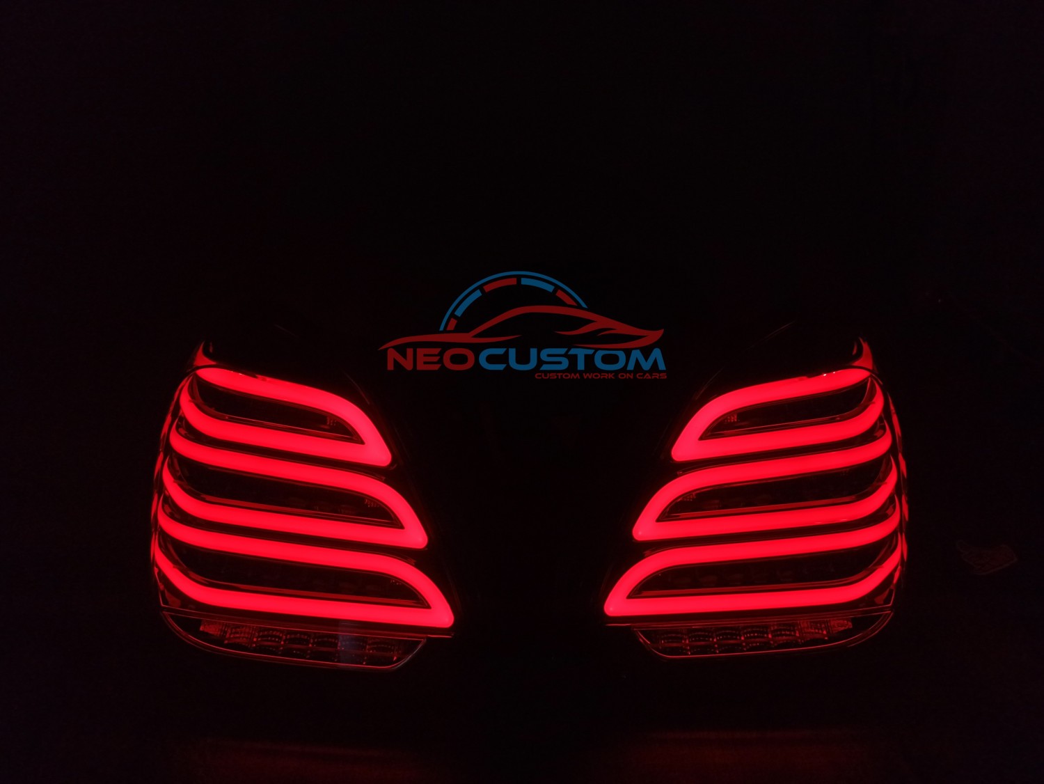 Mercedes tail deals light